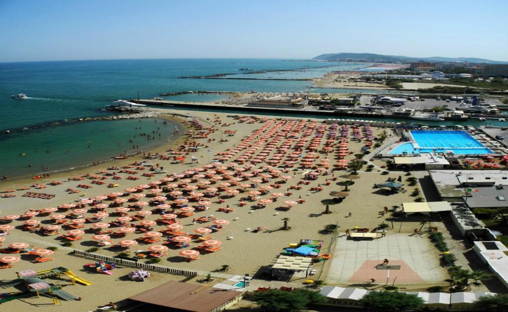 Portoverde Beach Apartments Misano Adriatico Ngoại thất bức ảnh