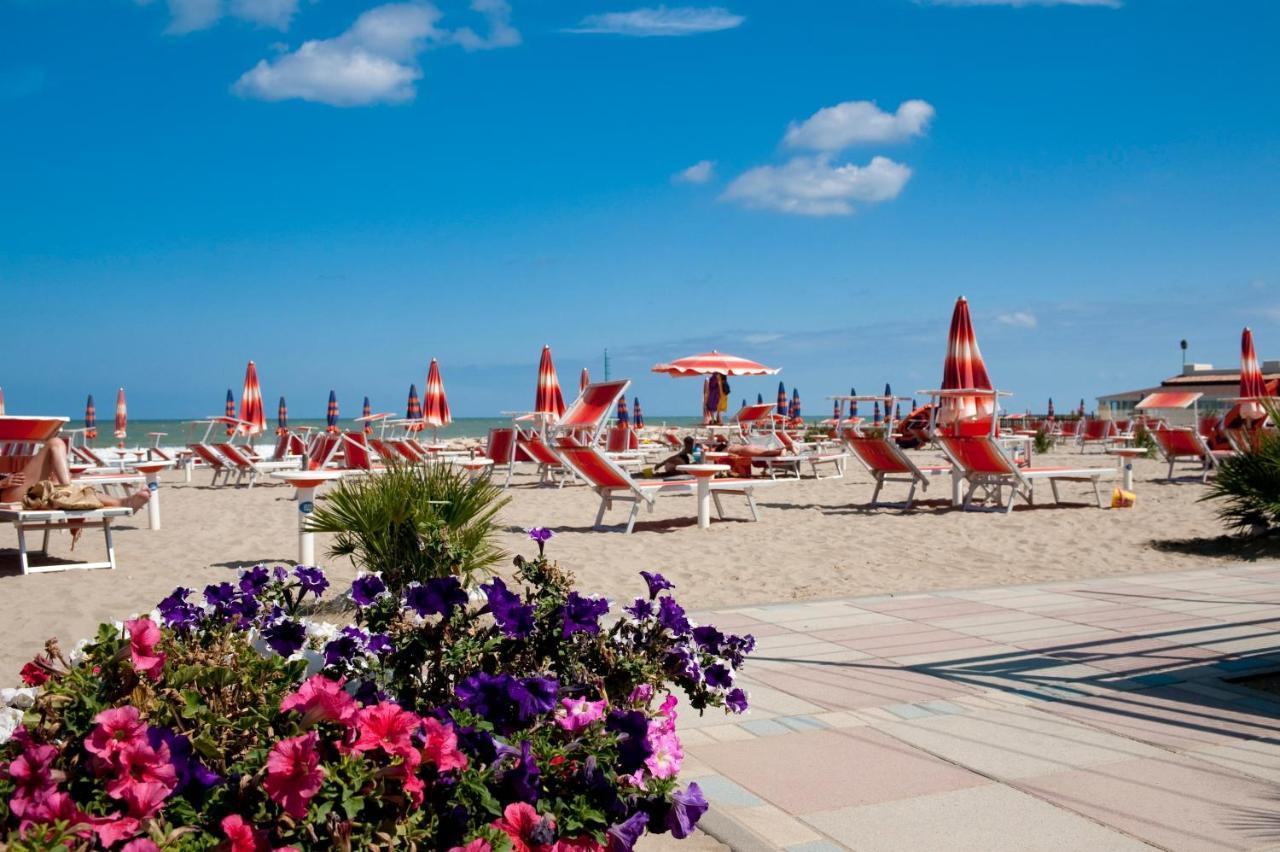 Portoverde Beach Apartments Misano Adriatico Ngoại thất bức ảnh
